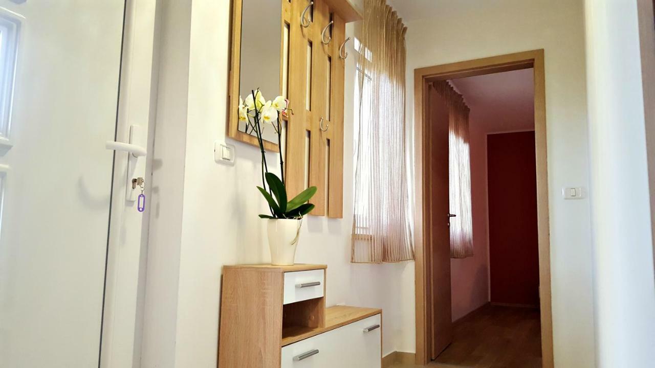Apartment Tara พูลา ภายนอก รูปภาพ