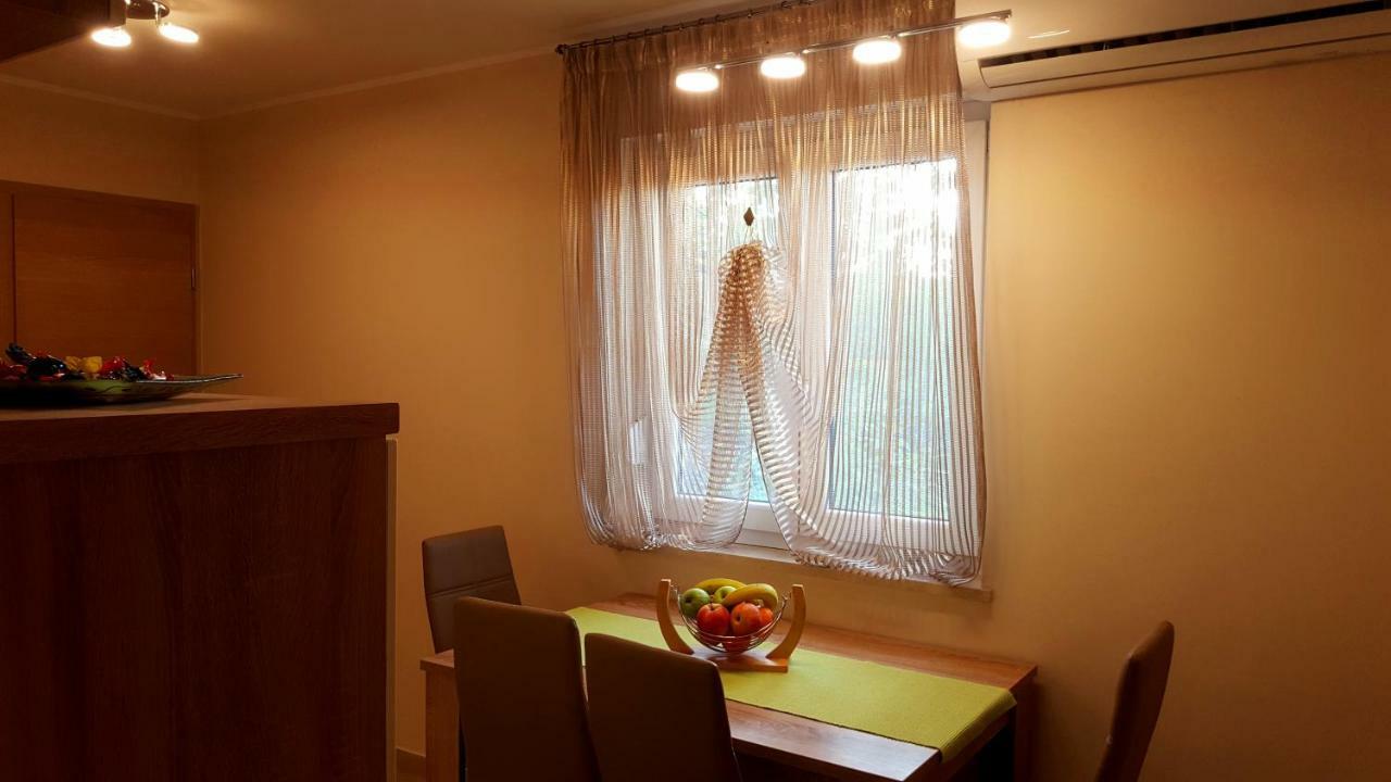Apartment Tara พูลา ภายนอก รูปภาพ