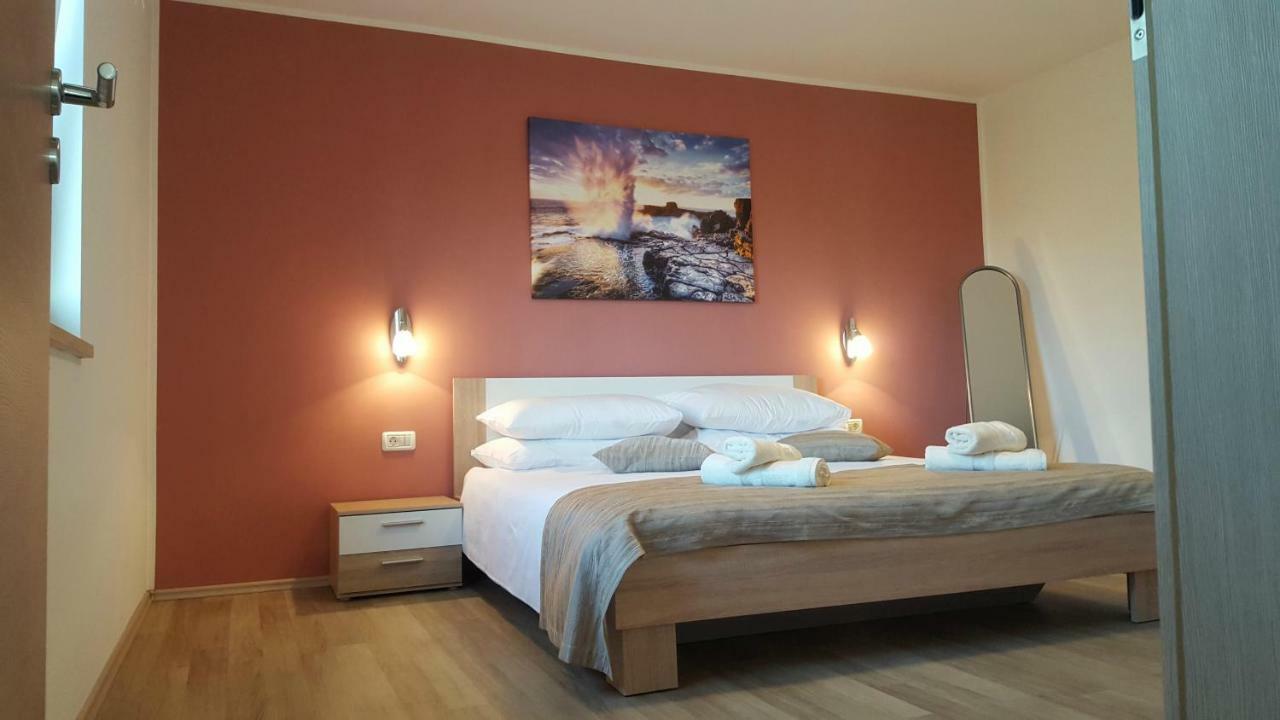 Apartment Tara พูลา ภายนอก รูปภาพ